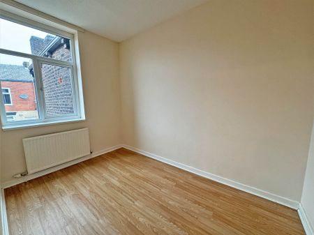 Walter Scott Street, Derker - Photo 5