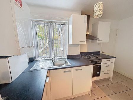 2 bedroom terraced house to rent - Photo 4