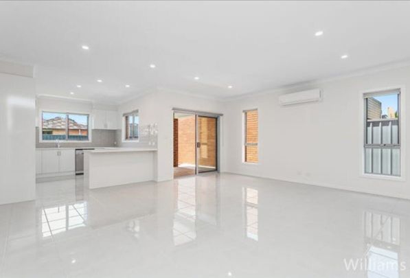 Altona North - Photo 1