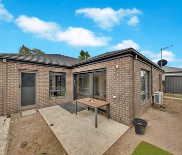 Impressive family home! - Photo 1