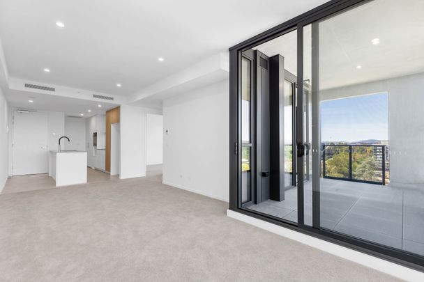 Stunning Mountain View from the Top Floor – 2 Bedroom Apartment - Photo 1