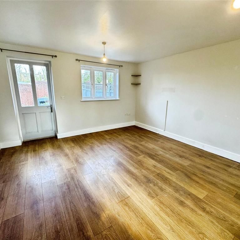 2 bedroom maisonette to rent - Photo 1