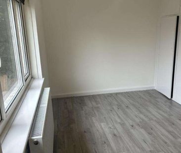 Camden Gardens, Thornton Heath, Surrey, CR7 - Photo 2