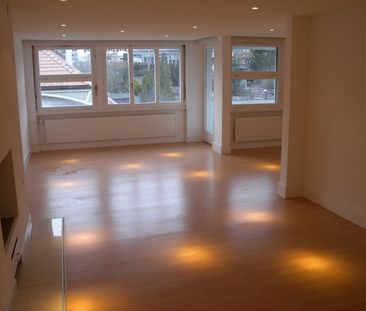 Charmant appartement de 4 pièces avec cheminée et balcon – La Chaux... - Foto 4