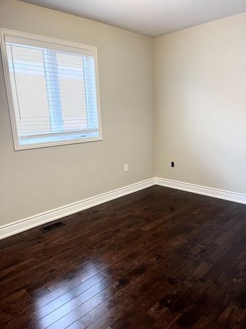 For Lease - 1261 Blencowe Crescent, Newmarket, Ontario - Photo 2