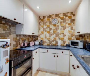 2 bedroom flat to rent - Photo 6