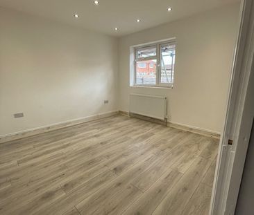 2 Bed Flat, Raleigh Road, BS3 - Photo 1