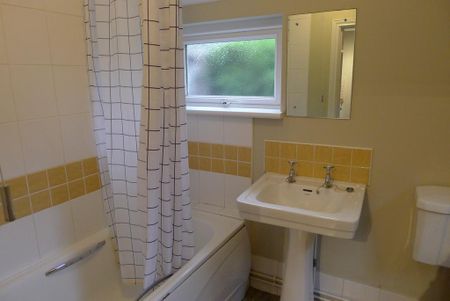 3 bedroom terraced house to rent - Photo 5