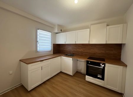 Location Maison 4 pièces 83m² NIMES 30900 - Photo 3