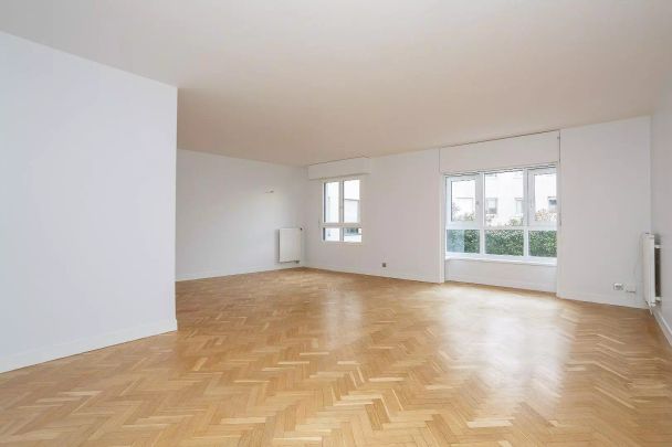 location Appartement T5 DE 119.9m² À BOULOGNE - Photo 1