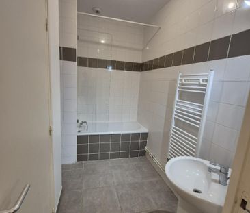 Location Appartement 2 pièces 61m² LILLE 59800 - Photo 3