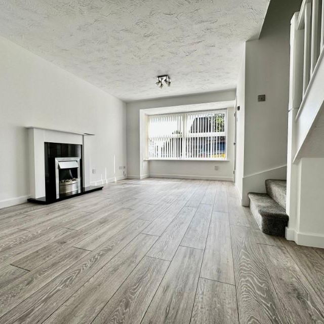 Link Detached House - Photo 1