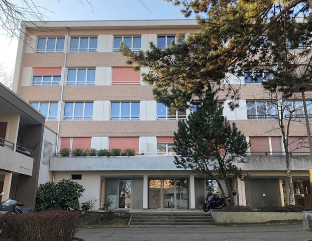 Appartement traversant de 4 pièces au 3ème étage - Foto 1