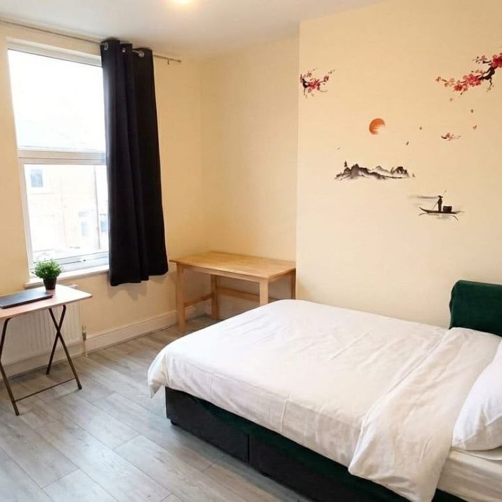 Room in a Shared Flat, London City Airport, E16 - Photo 2