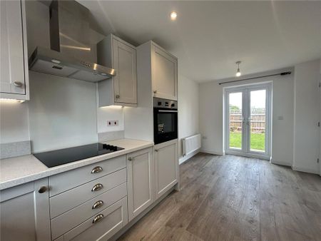 3 bedroom detached house to rent - Photo 2