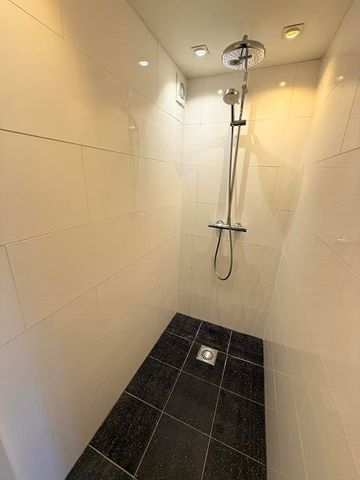 Te huur: Appartement Damrak in Amsterdam - Photo 4