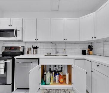 For Lease - 237 West Avenue, Hamilton, Ontario - Photo 1