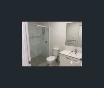 Spacious 3 Bedroom home - Photo 1