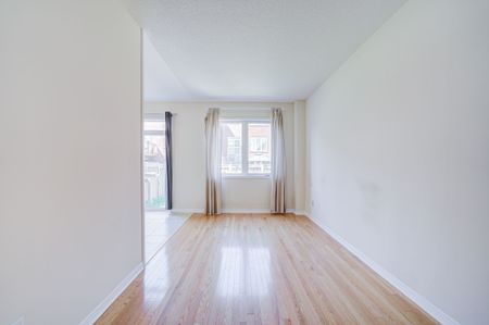 For Lease - 30 London Pride Drive, Richmond Hill, Ontario - Photo 3