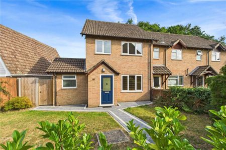 3 bedroom end of terrace house to rent - Photo 3