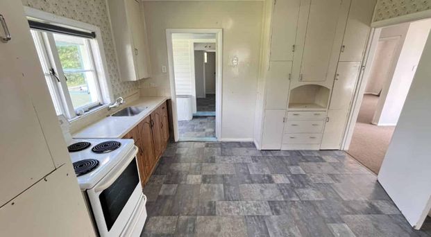 Walk to Town! - Photo 1