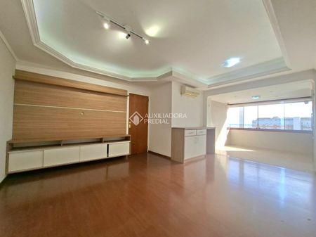 Apartamento com 3 quartos e 99m² para alugar em Menino Deus, Porto Alegre. - Foto 2