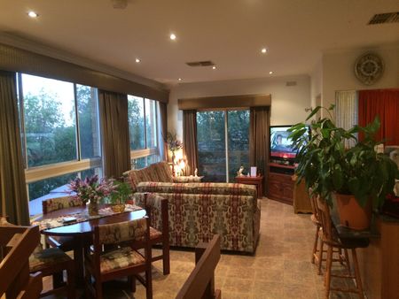 Westmeadows - Photo 4