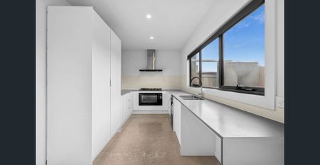 Contemporary Townhouse - Two Bedrooms, Two Bathrooms - Photo 3