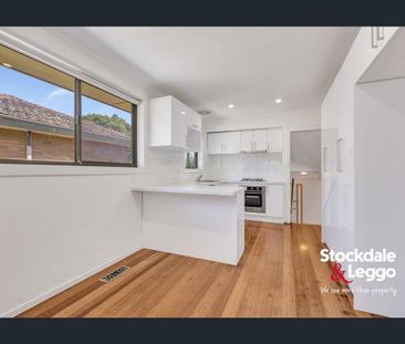 Comfortable Family Living with Beautiful Valley Views - Photo 6