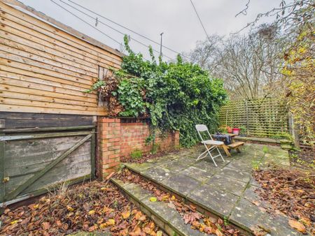 2 bedroom terraced house to rent - Photo 3