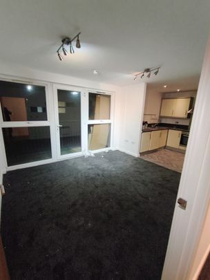 2 Bed Flat, Regal House, IG2 - Photo 1