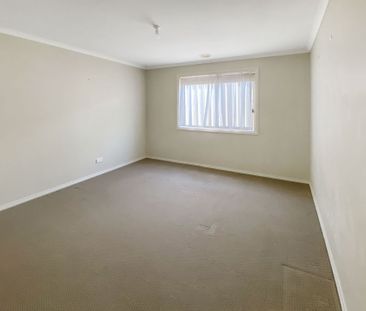 17 Aliza Avenue, California Gully - Photo 2