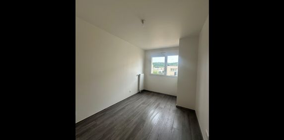 Location Appartement 2 pièces 58 m² LOUVIERS - Photo 2