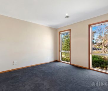 2/5 Joynt Street, Macleod - Photo 1