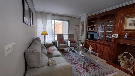 Piso de alquiler en Avenida Reyes Catolicos, Reyes Católicos - Foto 2