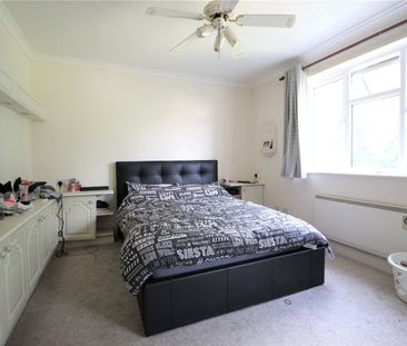 Hanstone Close, - Photo 2