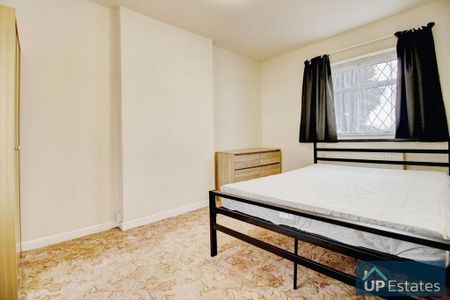 2 bedroom semi-detached house to rent - Photo 3