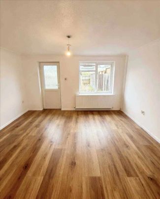 Kings Road, Harrow - Photo 1