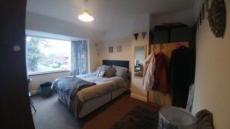 4 bedroom semi-detached house to rent - Photo 5