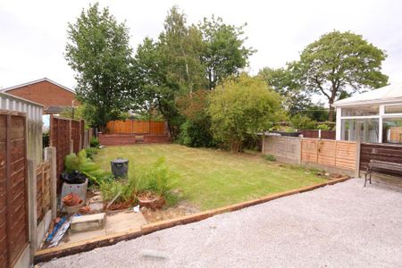 3 bedroom semi-detached house to rent - Photo 4