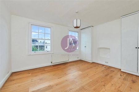 2 bedroom mews to rent - Photo 2