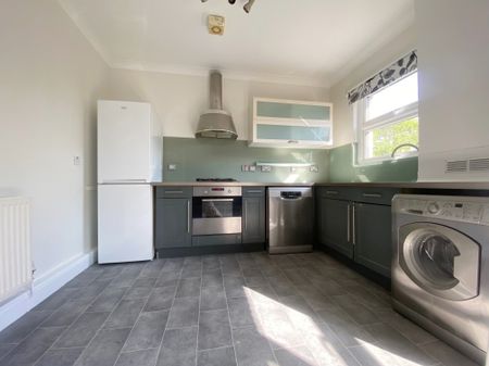 Burnt Ash Hill, London, SE12 - Photo 4
