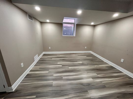 For Lease - 11 Elverton Crescent Unit# Bsmt, Brampton, Ontario - Photo 1