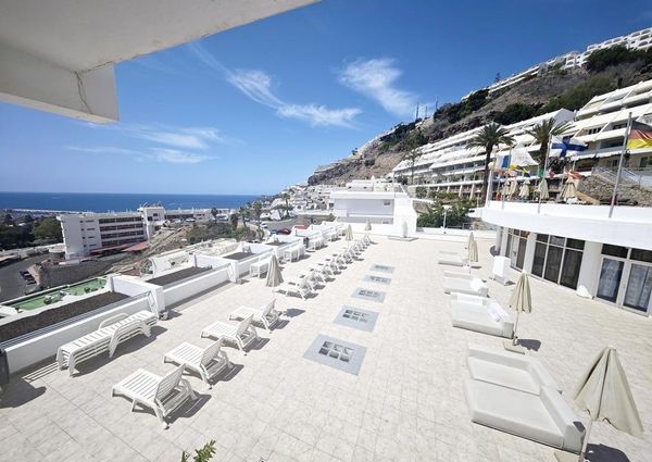 Puerto Rico, Canary Islands 35130