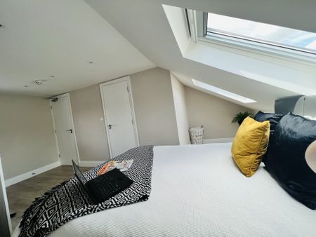 BEDROOM 4 – LARGE DOUBLE ENSUITE - Photo 5