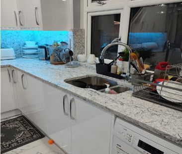 Room in a Shared House, Limpsfield Avenue, CR7 - Photo 1