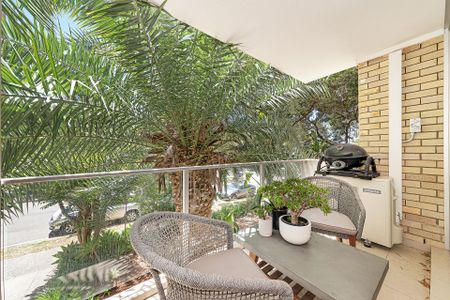 Stylish Apartment in Boutique Block - Option for Furnished or Unfurnished! - Photo 3