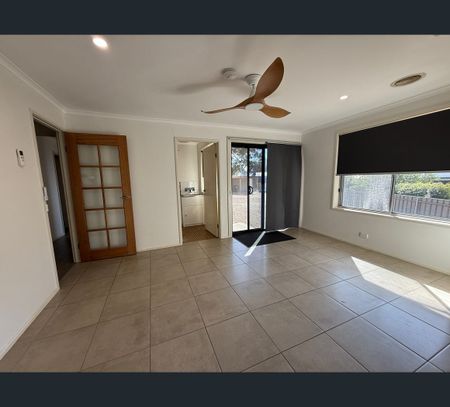 13 Tabletop Court, Thurgoona, NSW 2640 - Photo 5