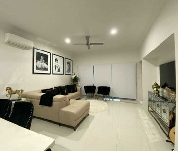 Stunning Family Home - Photo 3