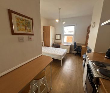 Studio to rent - Photo 5